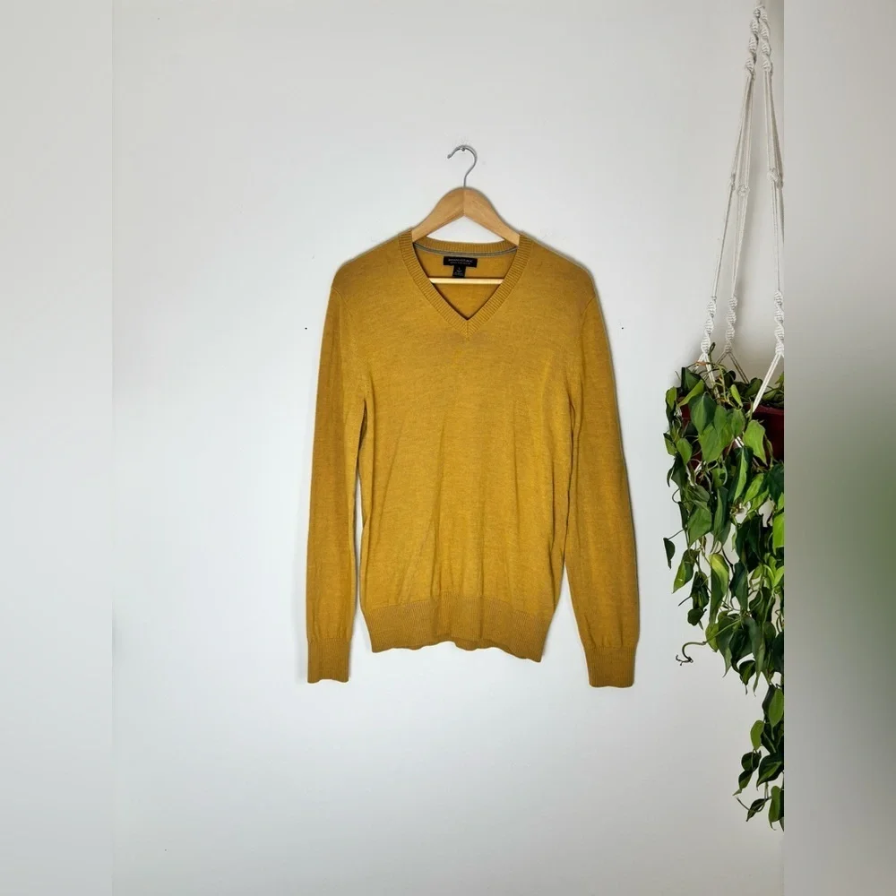 Banana Republic Washable Merino Wool Vneck In Mustard
